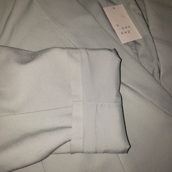 A New Day Women’s Blazer XXL Sage Green Boxy Fit Lined 2-Button Jacket NWT - Picture 6 of 11